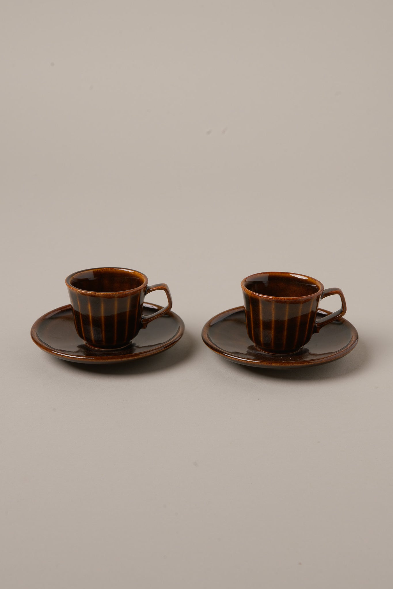 SET DE 2 TAZAS ESPRESSO Y PLATO A CONJUNTO
