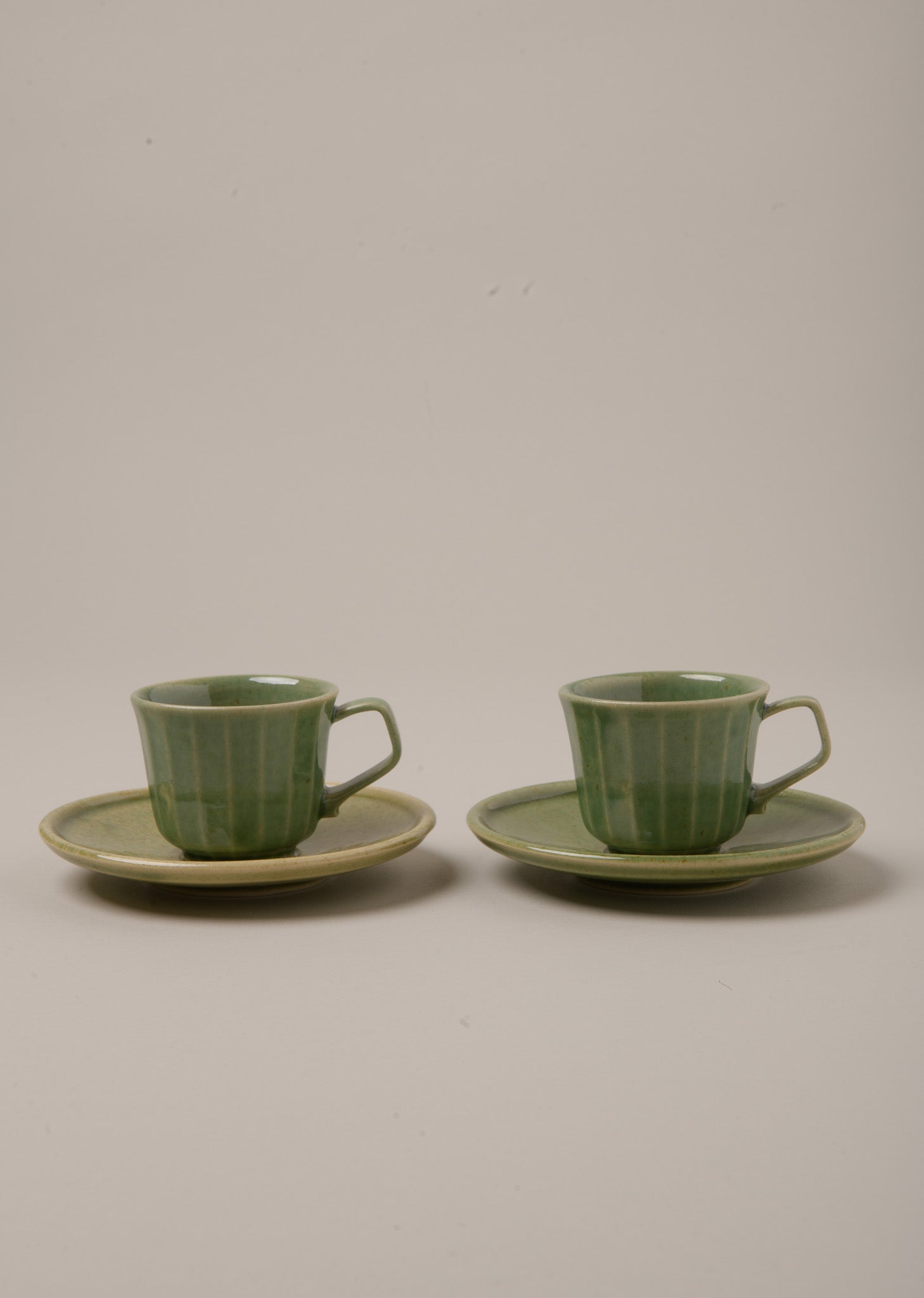 SET DE 2 TAZAS ESPRESSO Y PLATO A CONJUNTO
