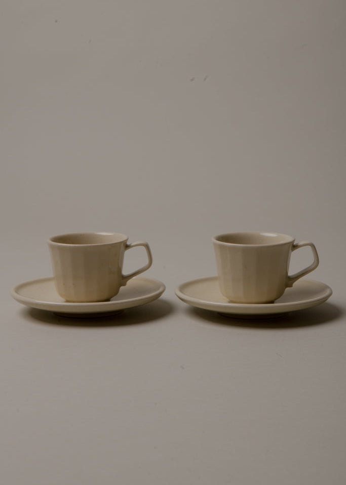 SET DE 2 TAZAS ESPRESSO Y PLATO A CONJUNTO