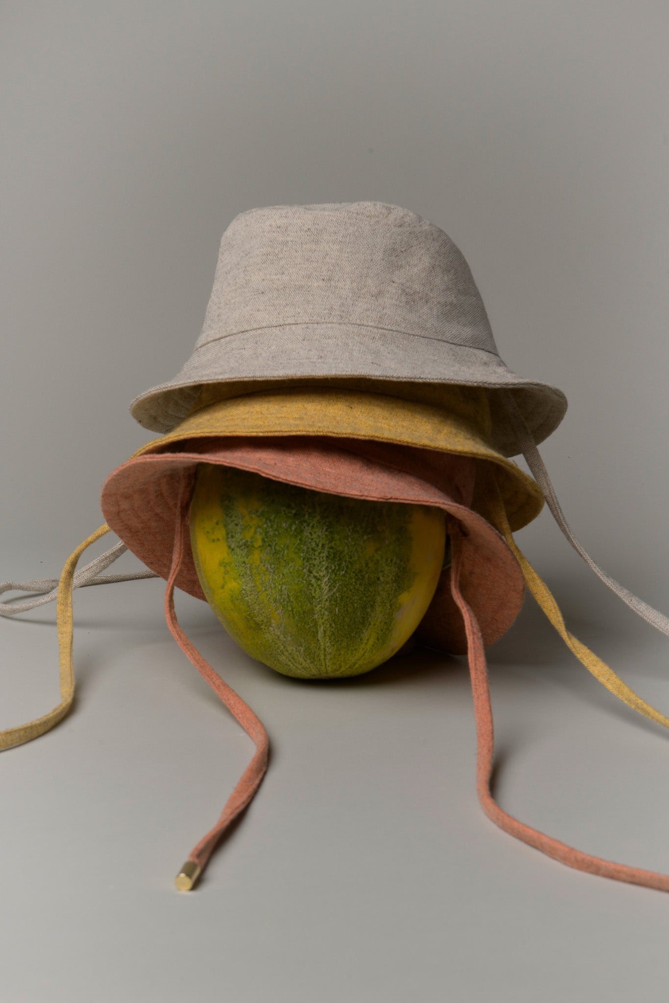 GORRO BUCKET DE LANA Y ALGODÓN "CAMP" Crudo