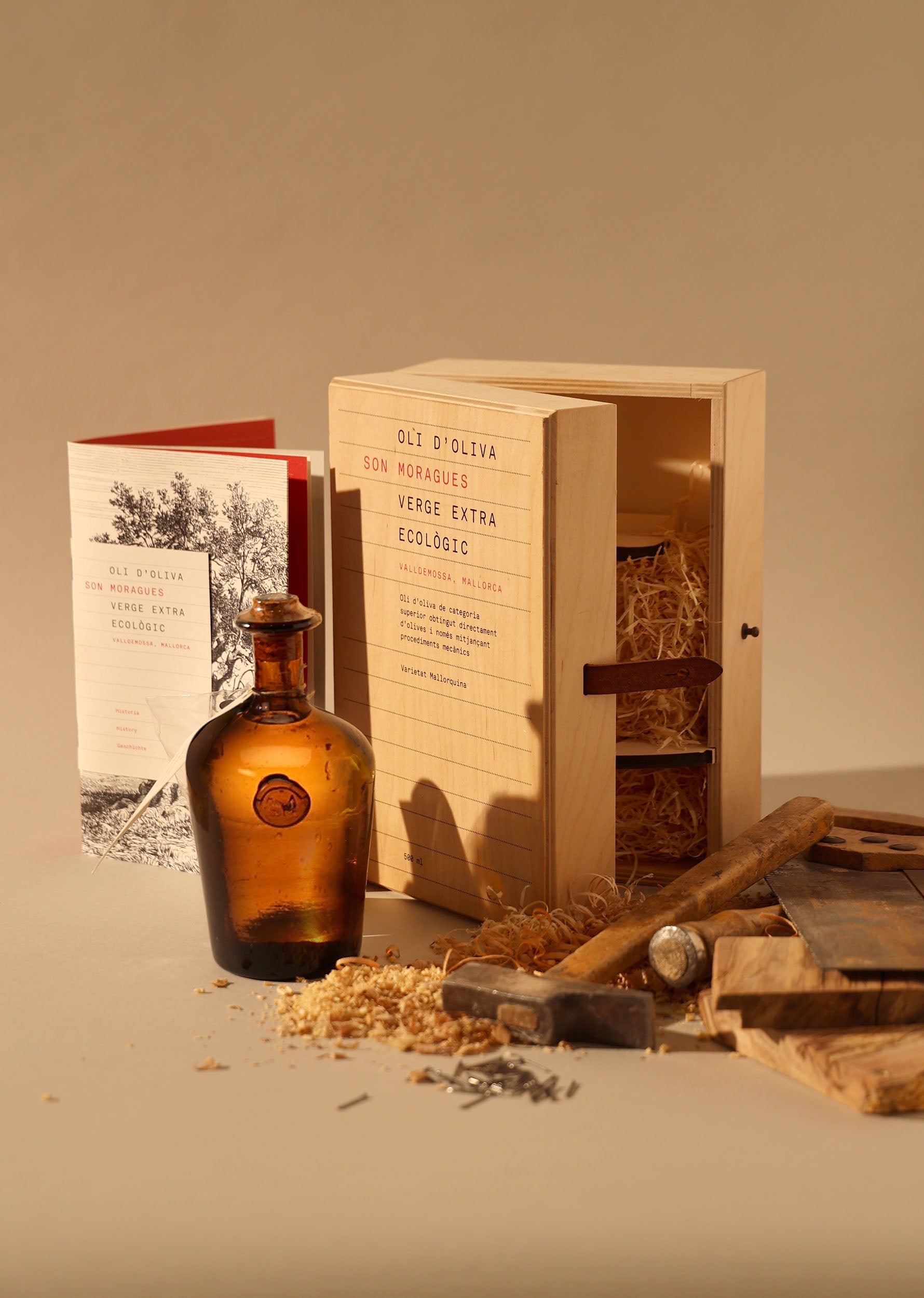 ORGANIC EXTRA VIRGIN OLIVE OIL IN HANDMADE BOTTLE - GIFT BOX