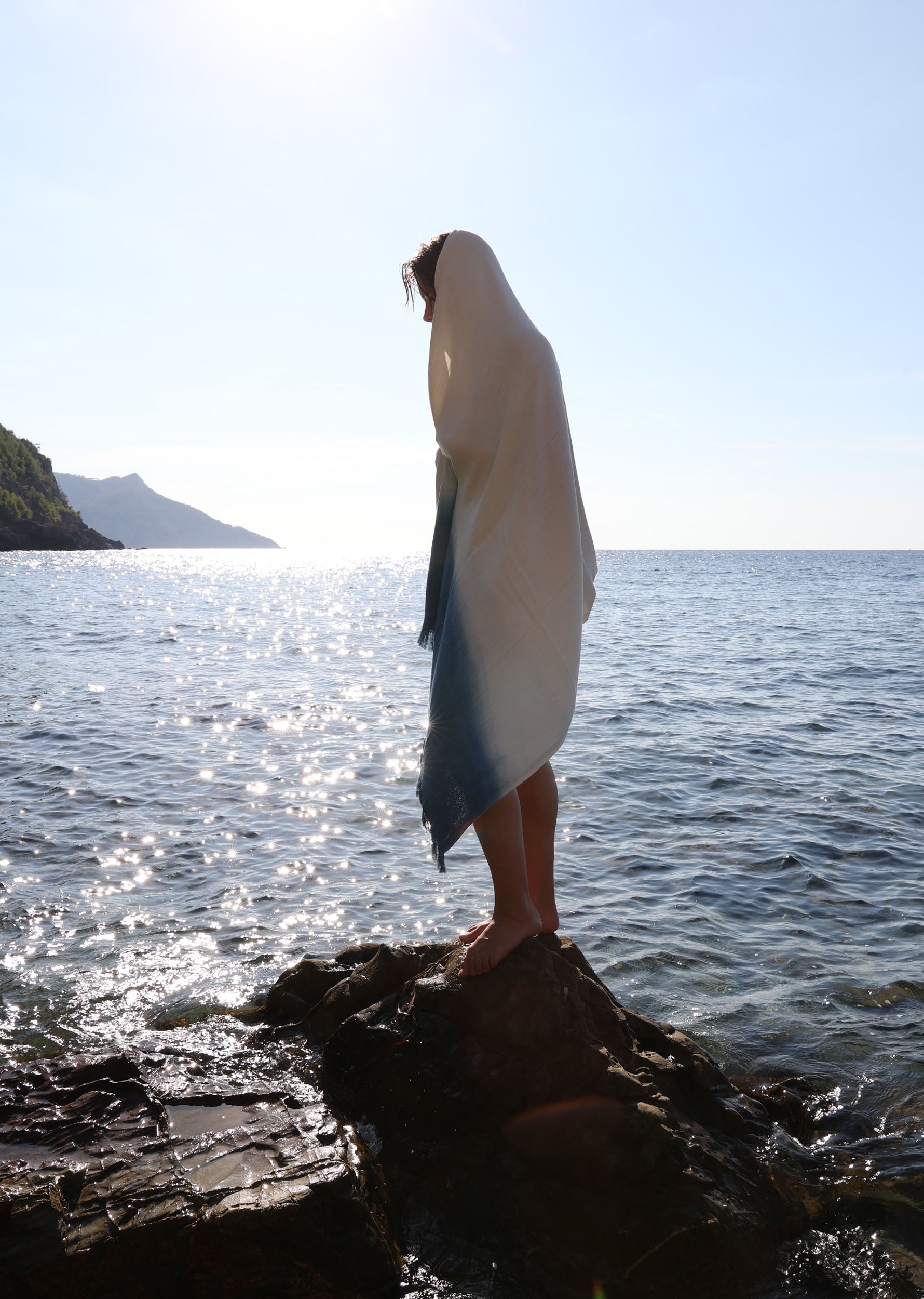 TOALLA DE DOBLE CAPA DE ALGODÓN. TÉCNICA “DIP DYE”