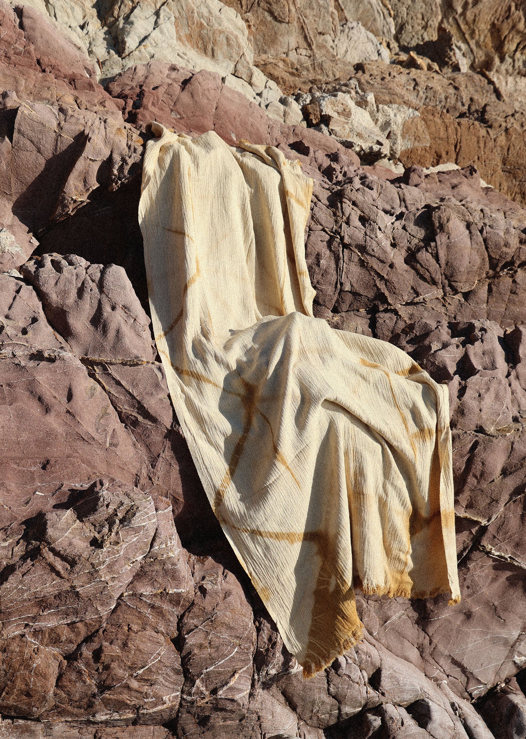 DOUBLE-CLOTH COTTON TOWEL. FOLD DYE