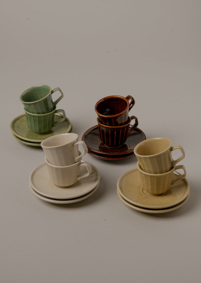 SET DE 2 TAZAS ESPRESSO Y PLATO A CONJUNTO