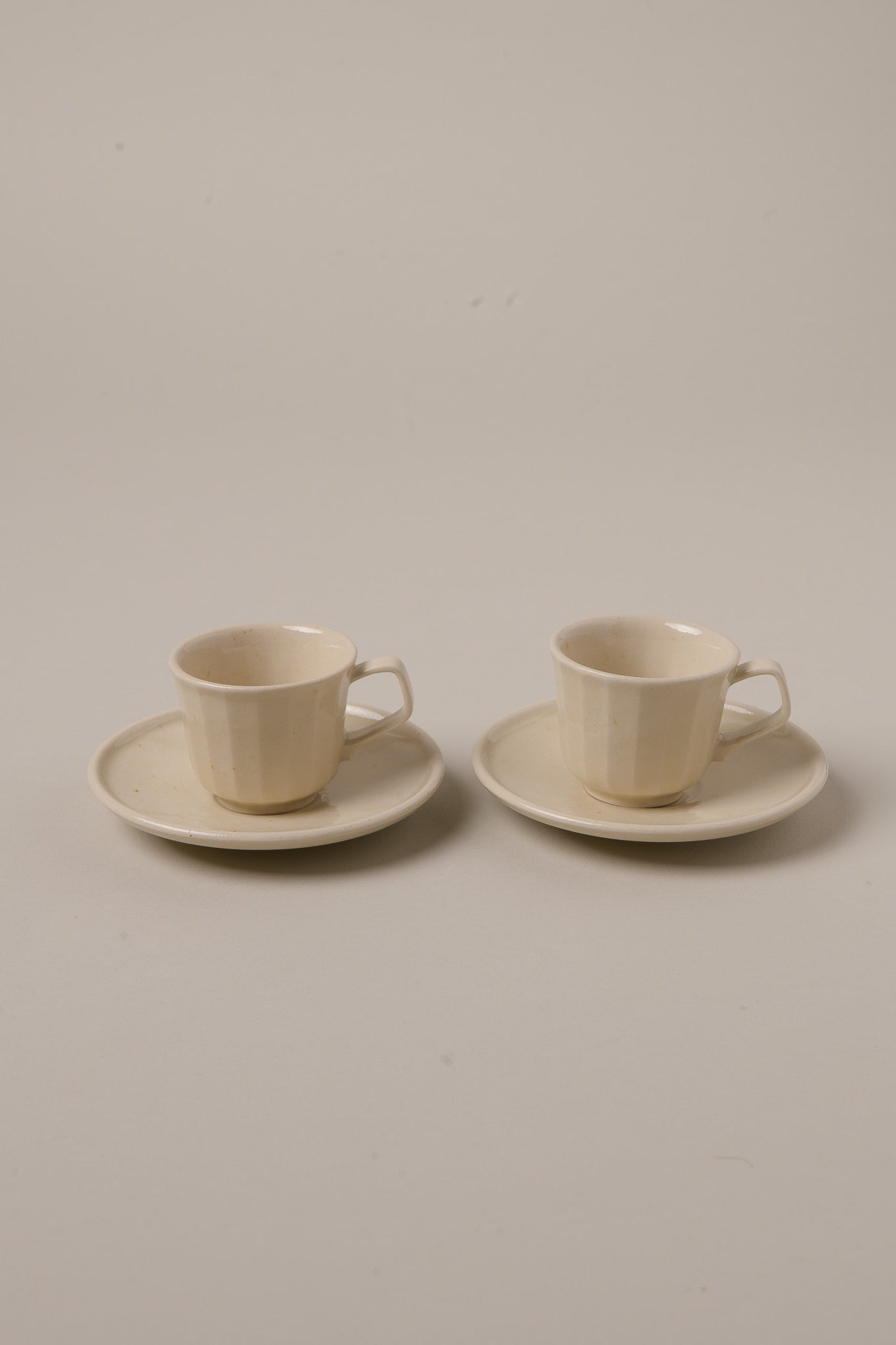 SET DE 2 TAZAS ESPRESSO Y PLATO A CONJUNTO