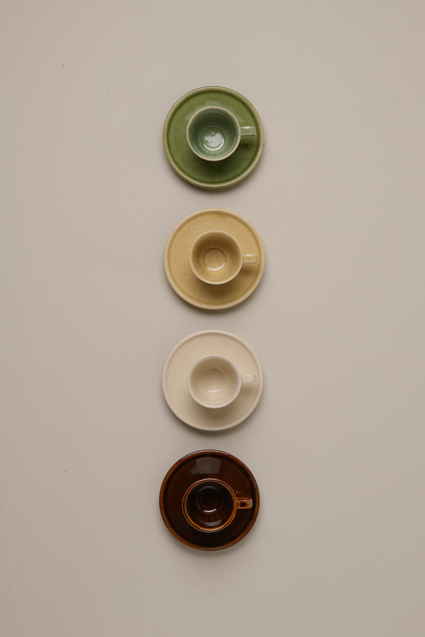 SET DE 2 TAZAS ESPRESSO Y PLATO A CONJUNTO