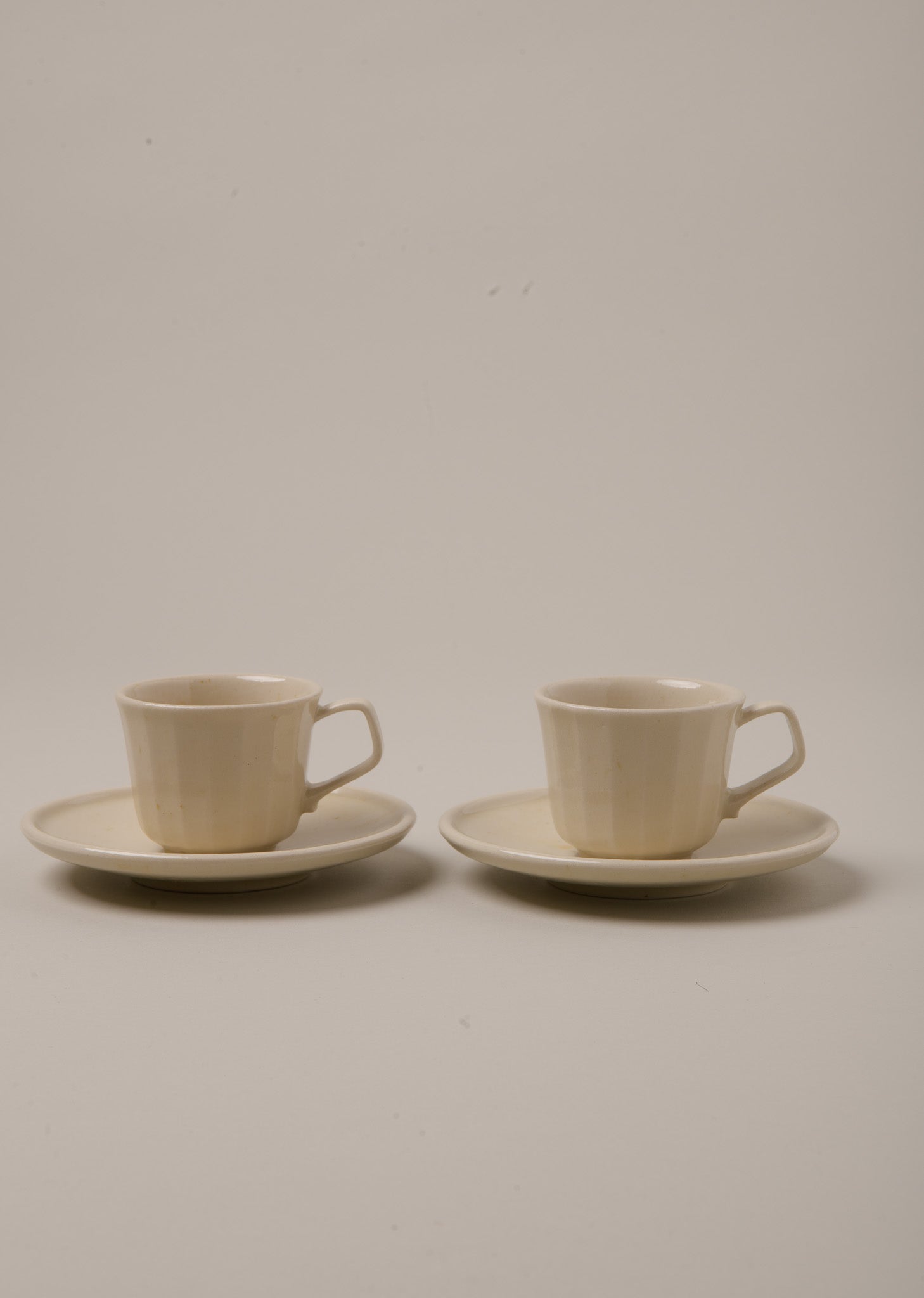 SET DE 2 TAZAS ESPRESSO Y PLATO A CONJUNTO